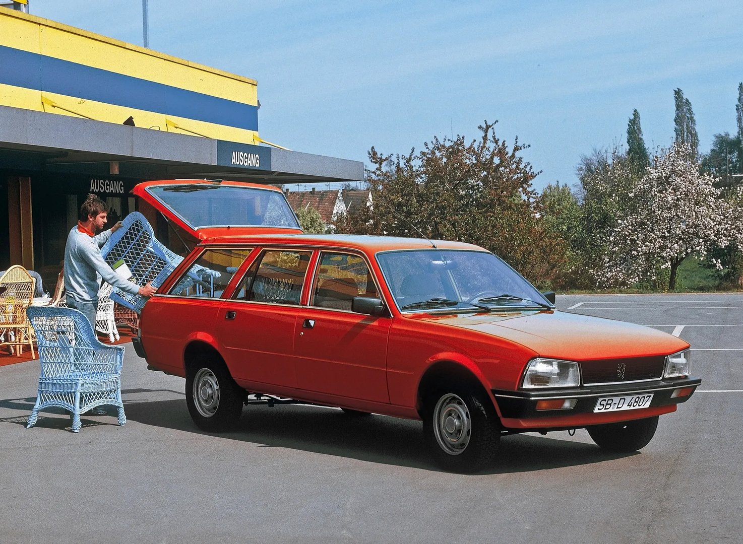 Peugeot_505_1_generation__Estate_5-door__9.jpg