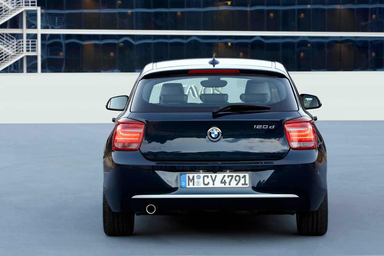BMW_1_series_2_generation__Hatchback_5-door__3.jpg