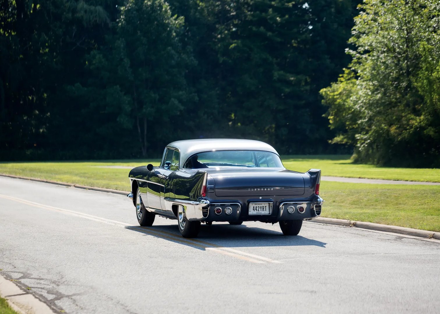 Cadillac_Eldorado_3_generation__Sedan__11.jpg