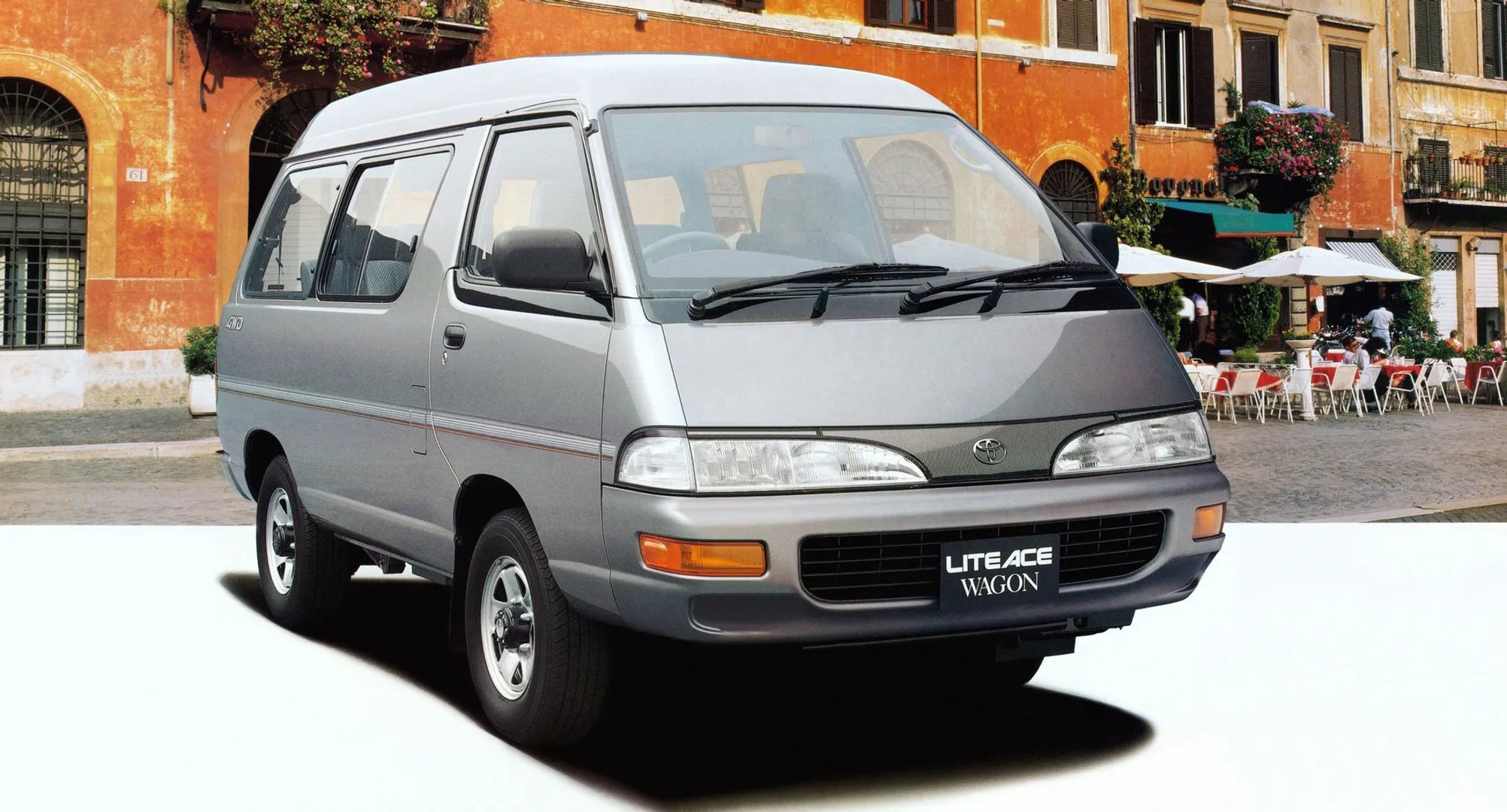 Toyota_Lite_Ace_4_generation__Minivan__2.jpg