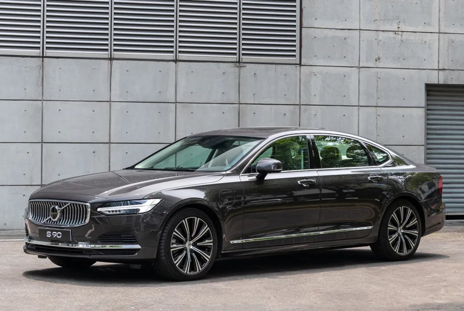 Volvo_S90_2_generation_restyling__Sedan__1.jpg