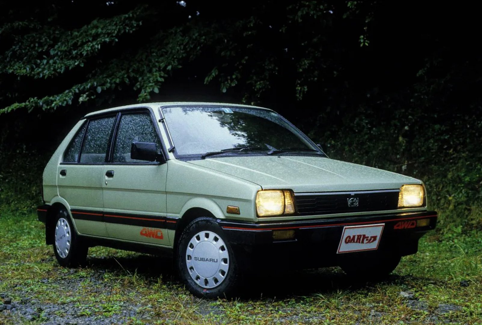 Subaru_Justy_1_generation__Mini_5-doors__1.jpg
