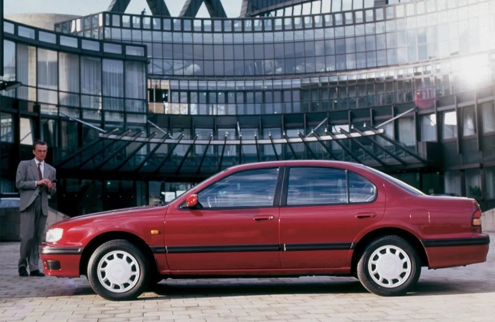 Nissan_Maxima_4_generation__Sedan__3.jpg