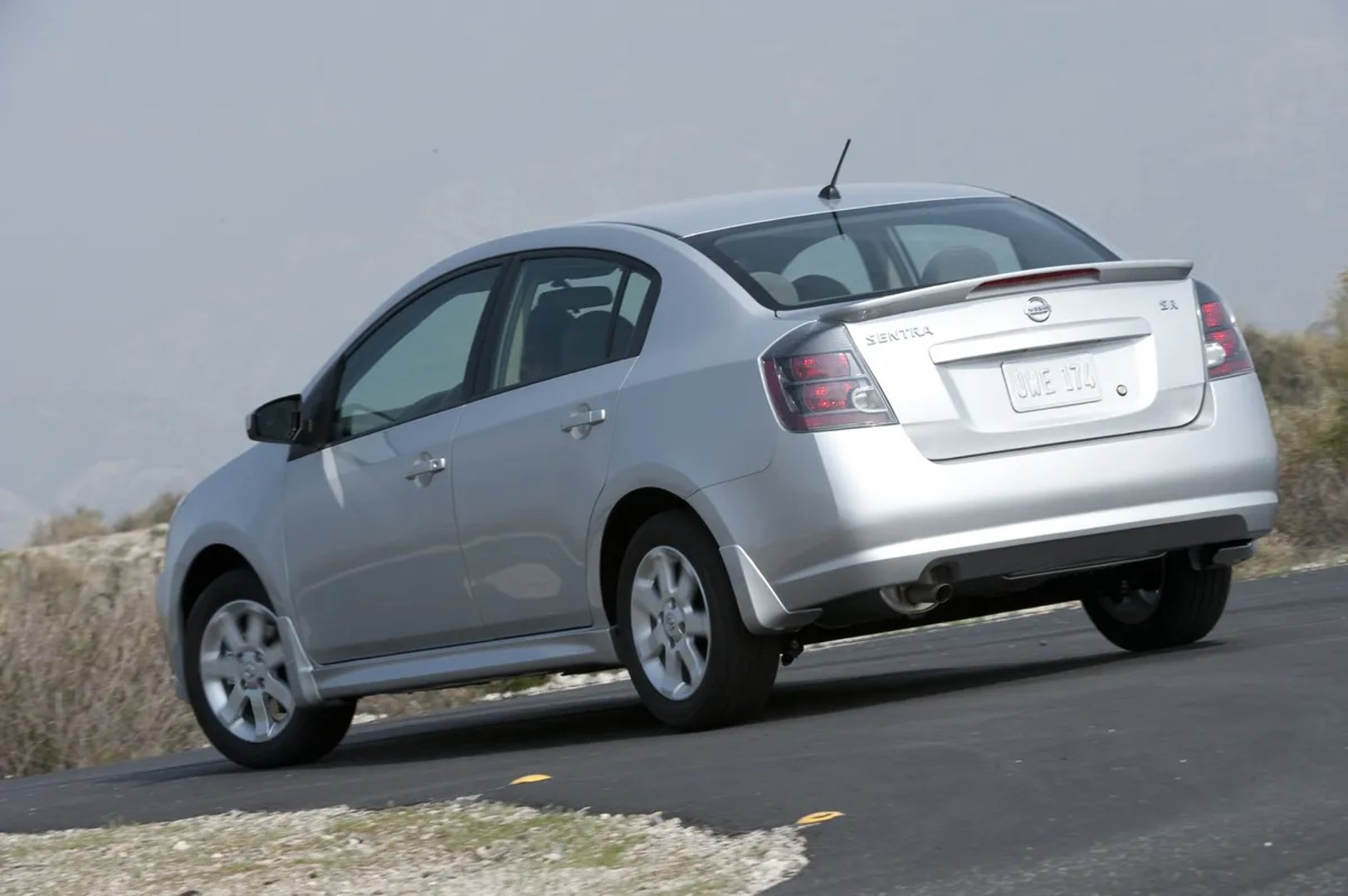 Nissan_Sentra_6_generation_restyling__Sedan__11.jpg