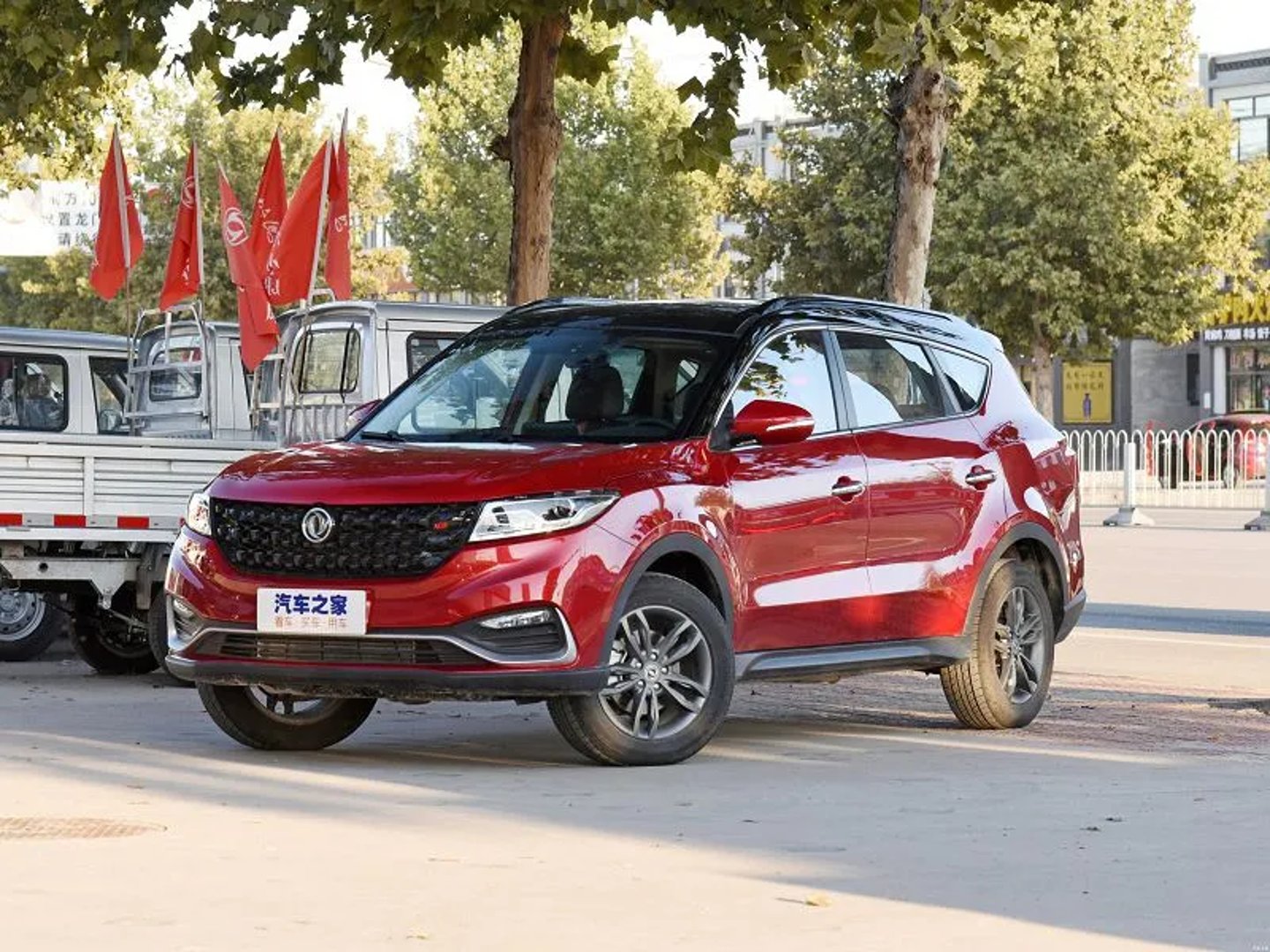 DongFeng_580_1_generation_restyling__SUV_5-doors__1.jpg