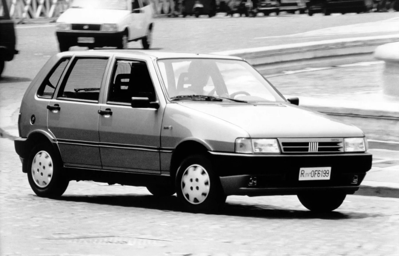 Fiat_Uno_1_generation_restyling__Mini_5-doors__1.jpg