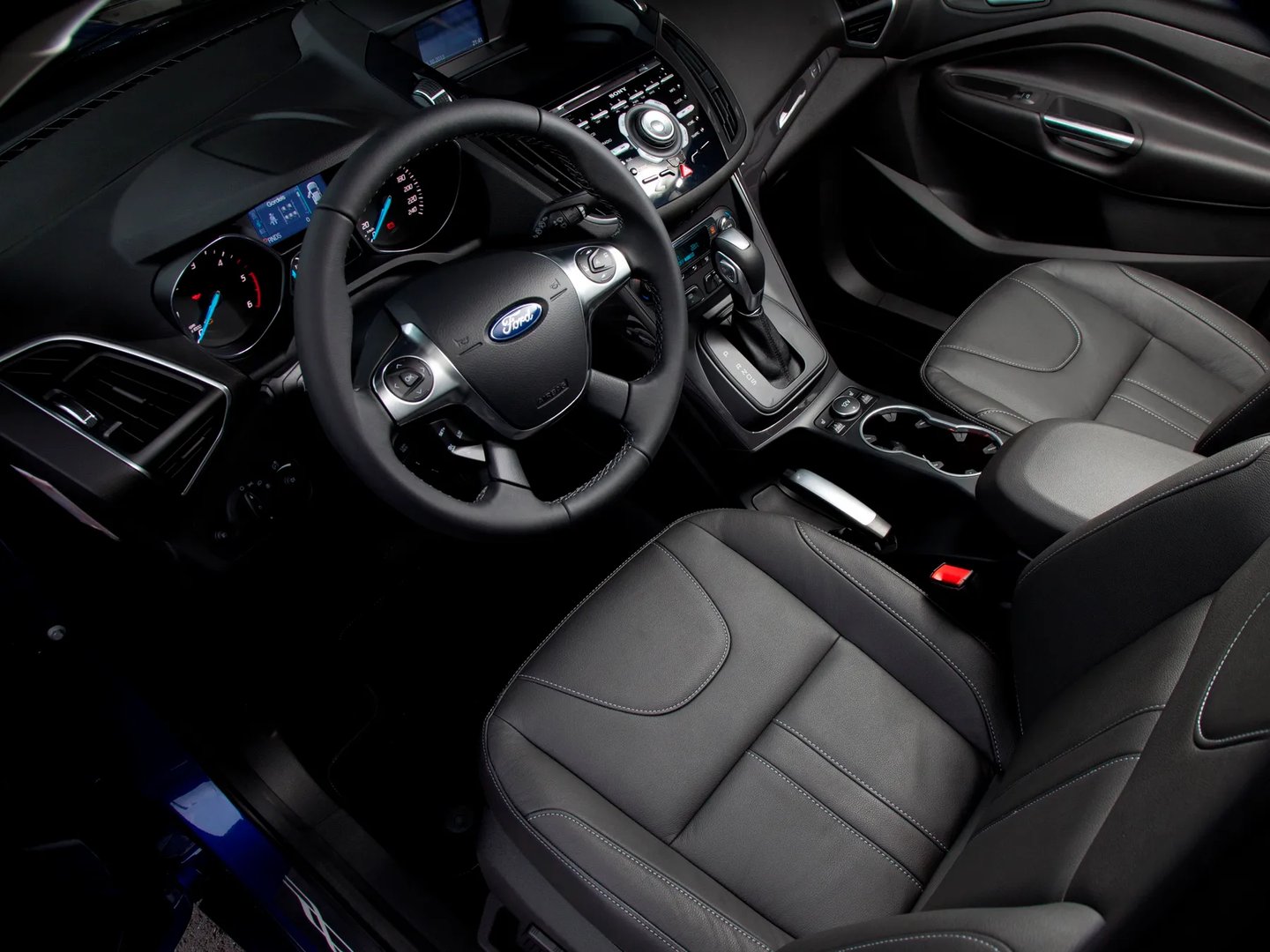 Ford_Kuga_2_generation__SUV_5-doors__5.jpg