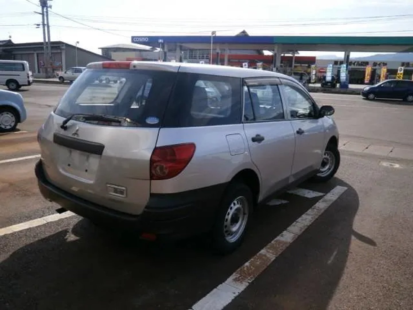 Mitsubishi_Lancer_Cargo_2_generation__Estate_5-door__3.jpg