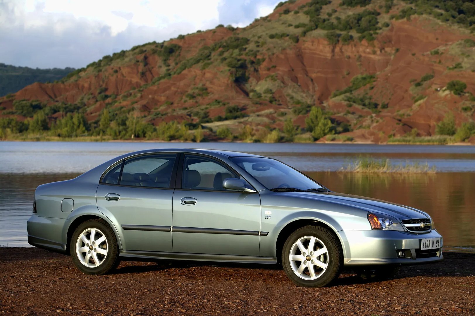 Chevrolet_Evanda_1_generation__Sedan__9.jpg