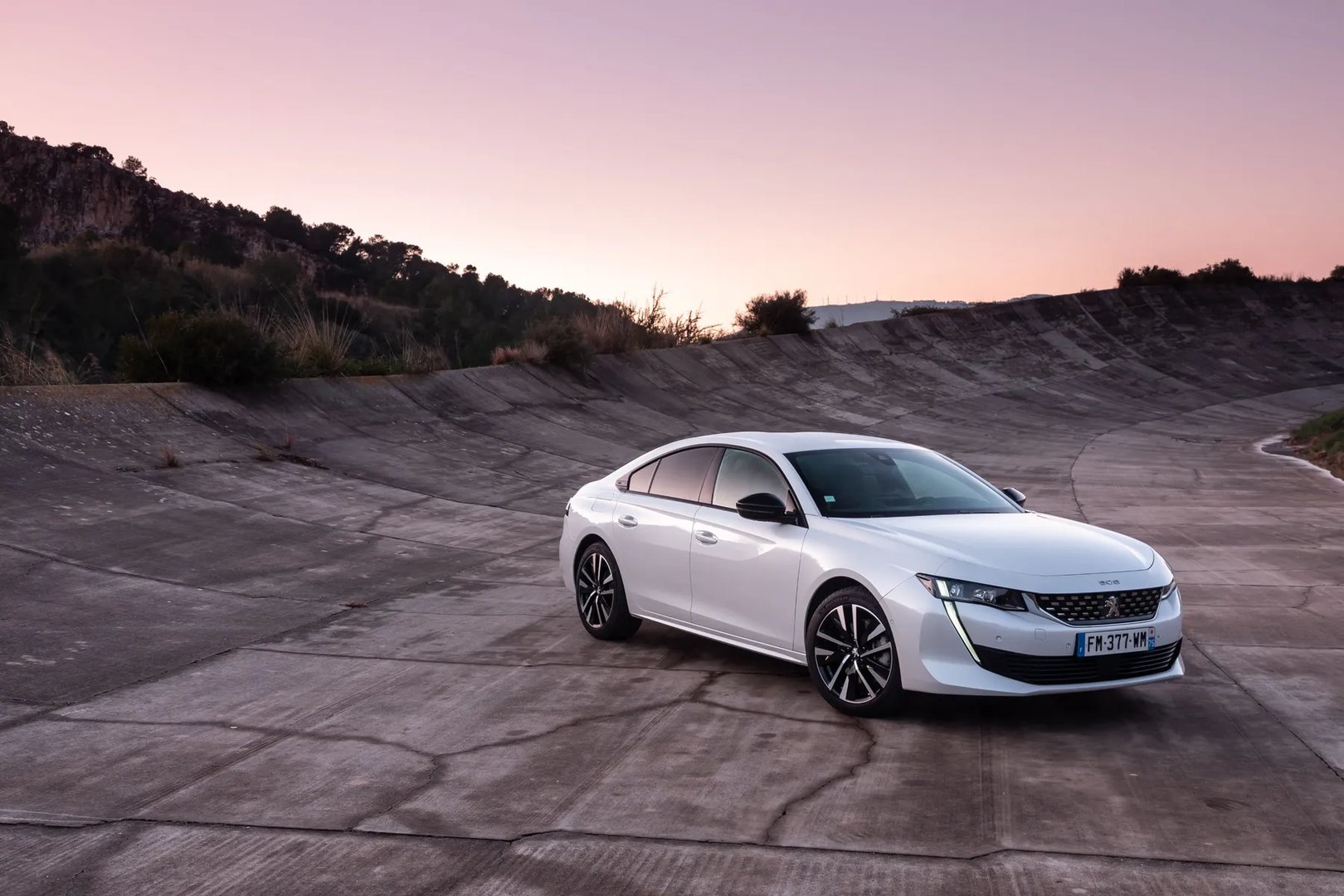 Peugeot_508_2_generation__Liftback__11.jpg