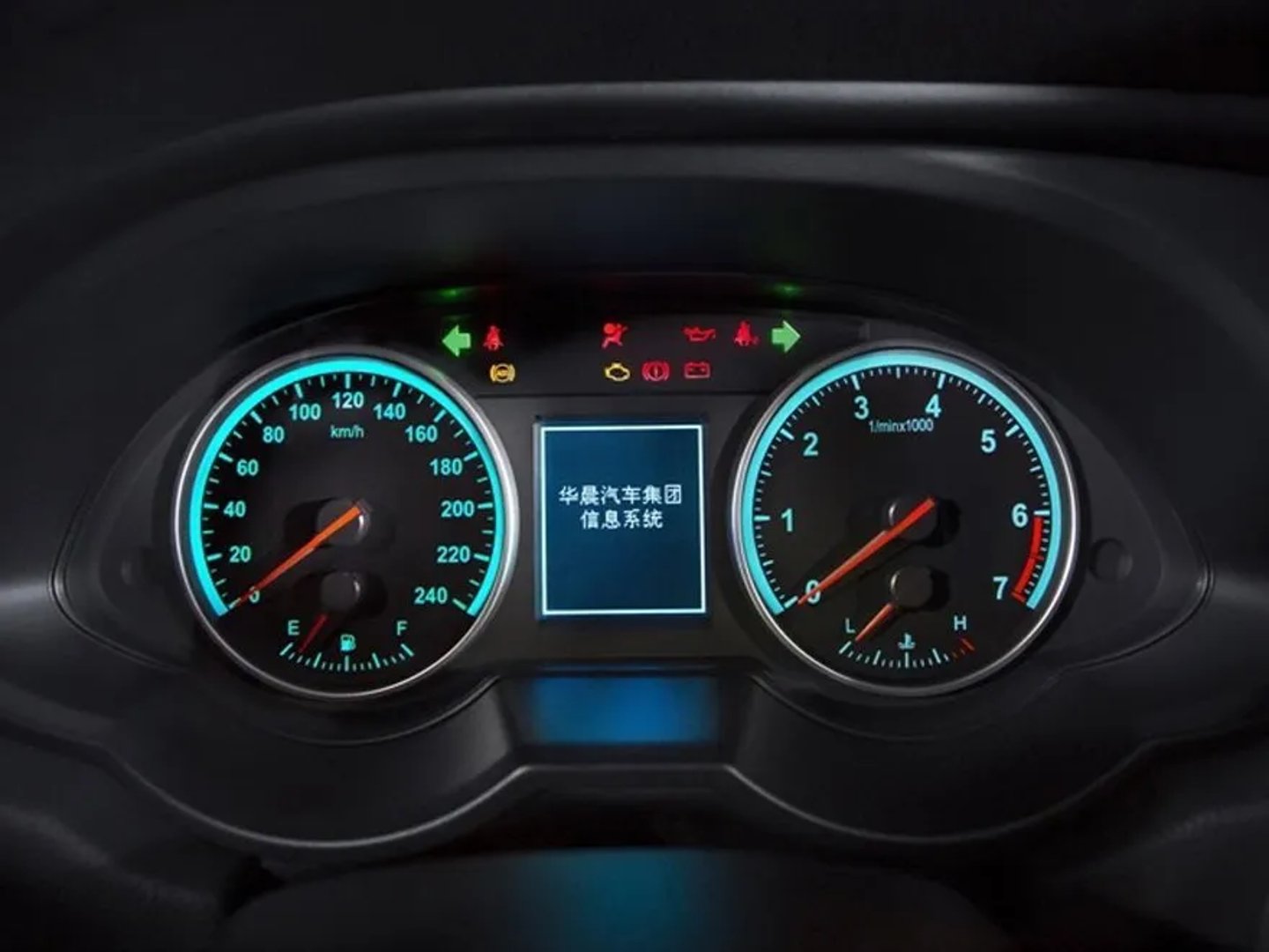 Brilliance_V5_1_generation_restyling__SUV_5-doors__10.jpg