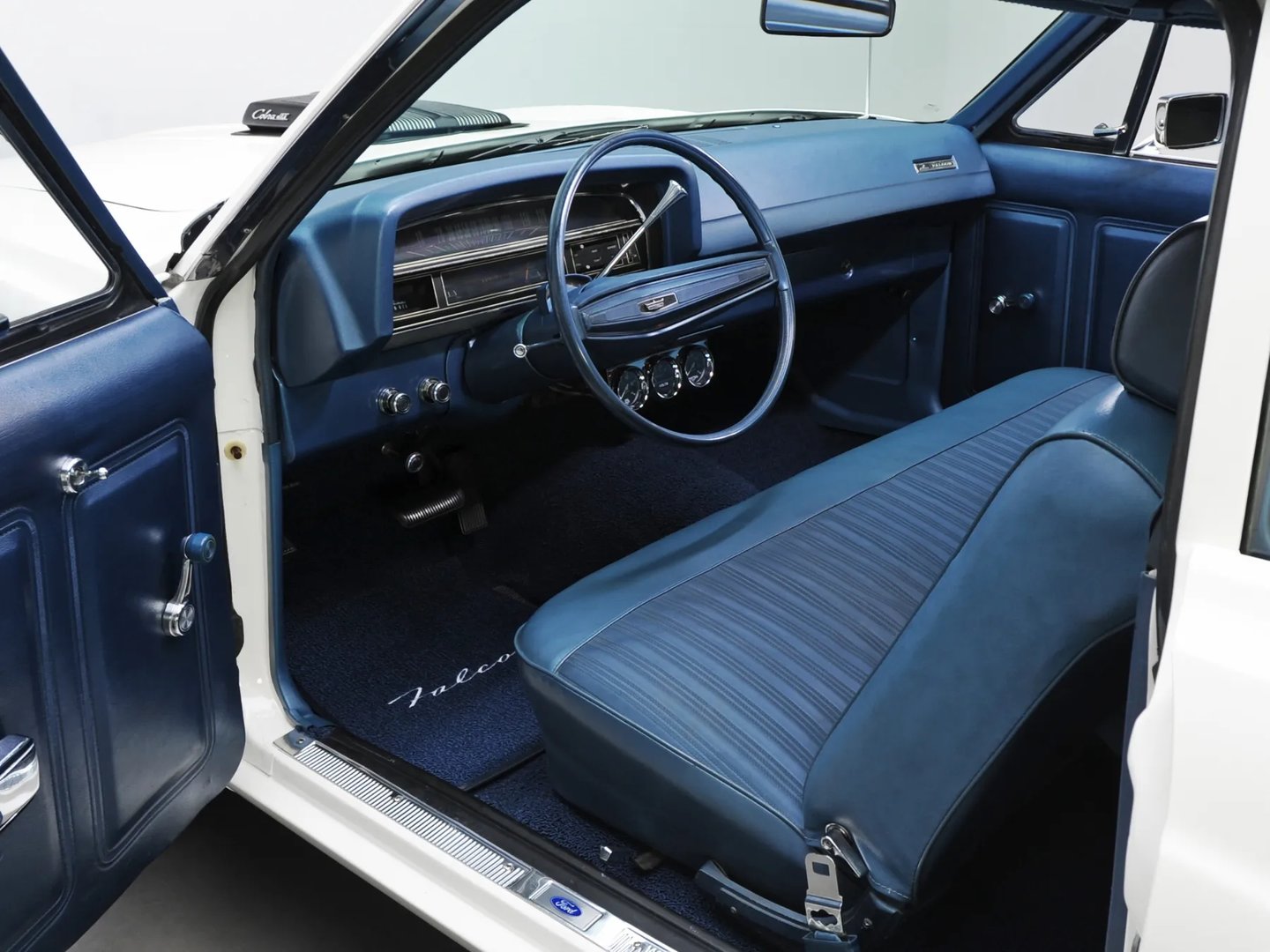 Ford_Falcon_3_generation__Sedan_2-doors__8.jpg