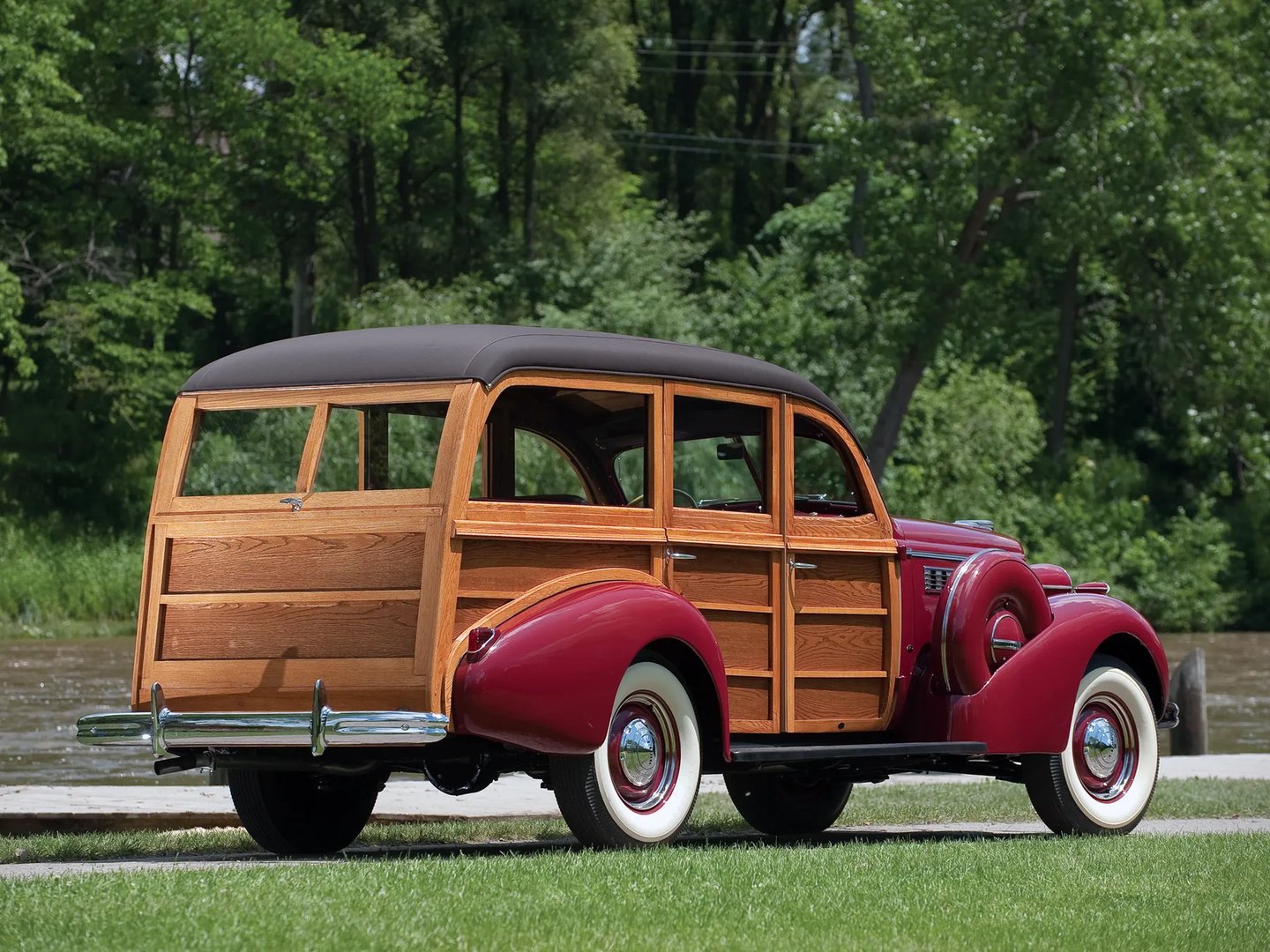 Buick_Century_1_generation__Estate_5-door__1.jpg