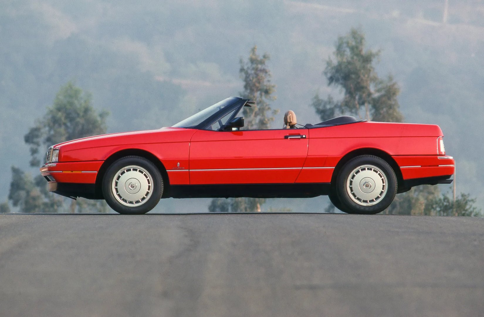 Cadillac_Allante_1_generation__Cabrio__10.jpg