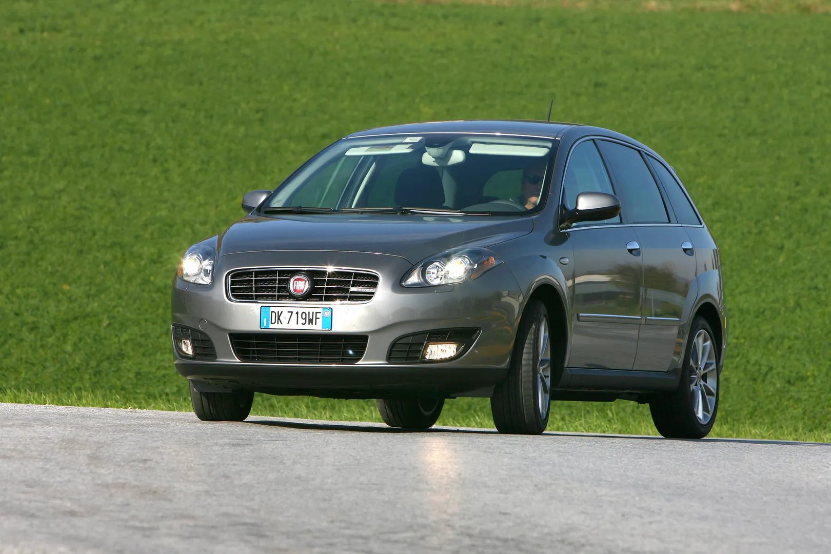 Fiat_Croma_2_generation_restyling__Estate_5-door__10.jpg