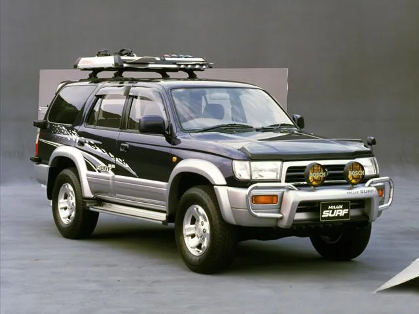 Toyota_Hilux_Surf_3_generation__SUV_5-doors__3.jpg