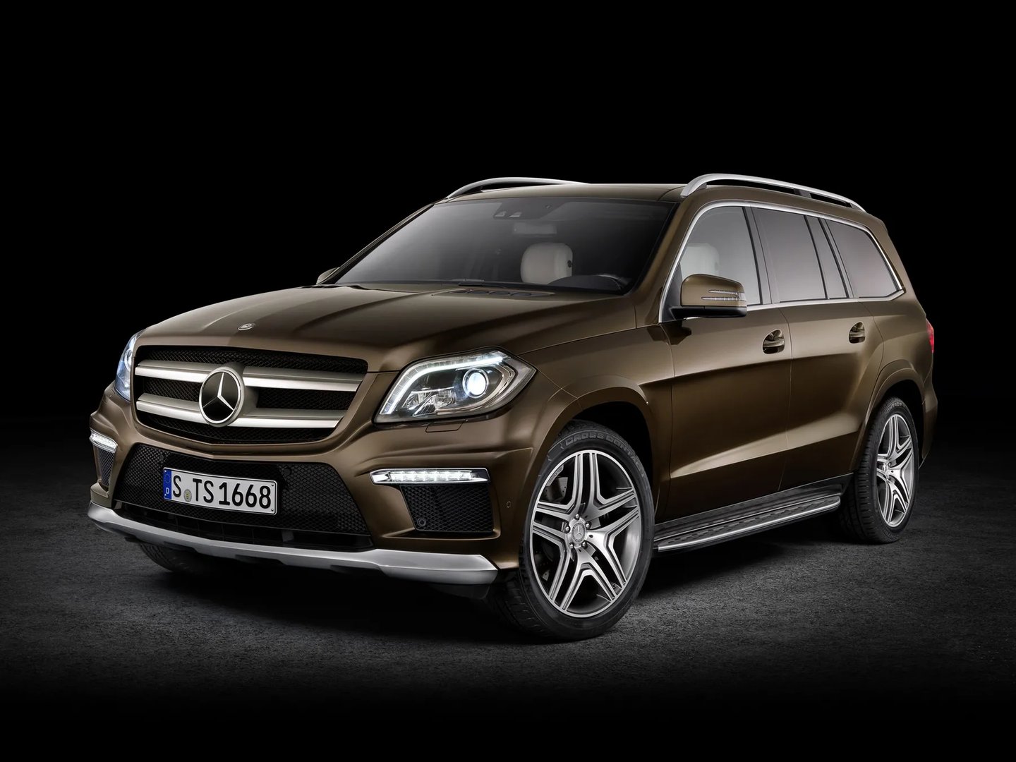 Mercedes_GL-Class_2_generation__SUV_5-doors__11.jpg
