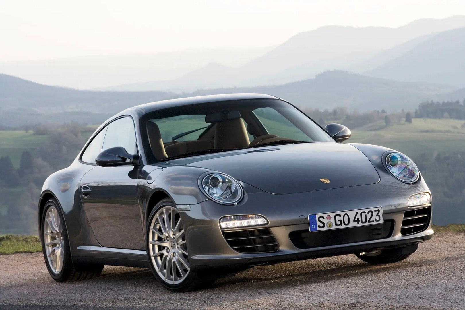 Porsche_911_6_generation_restyling__Coupe__2.jpg