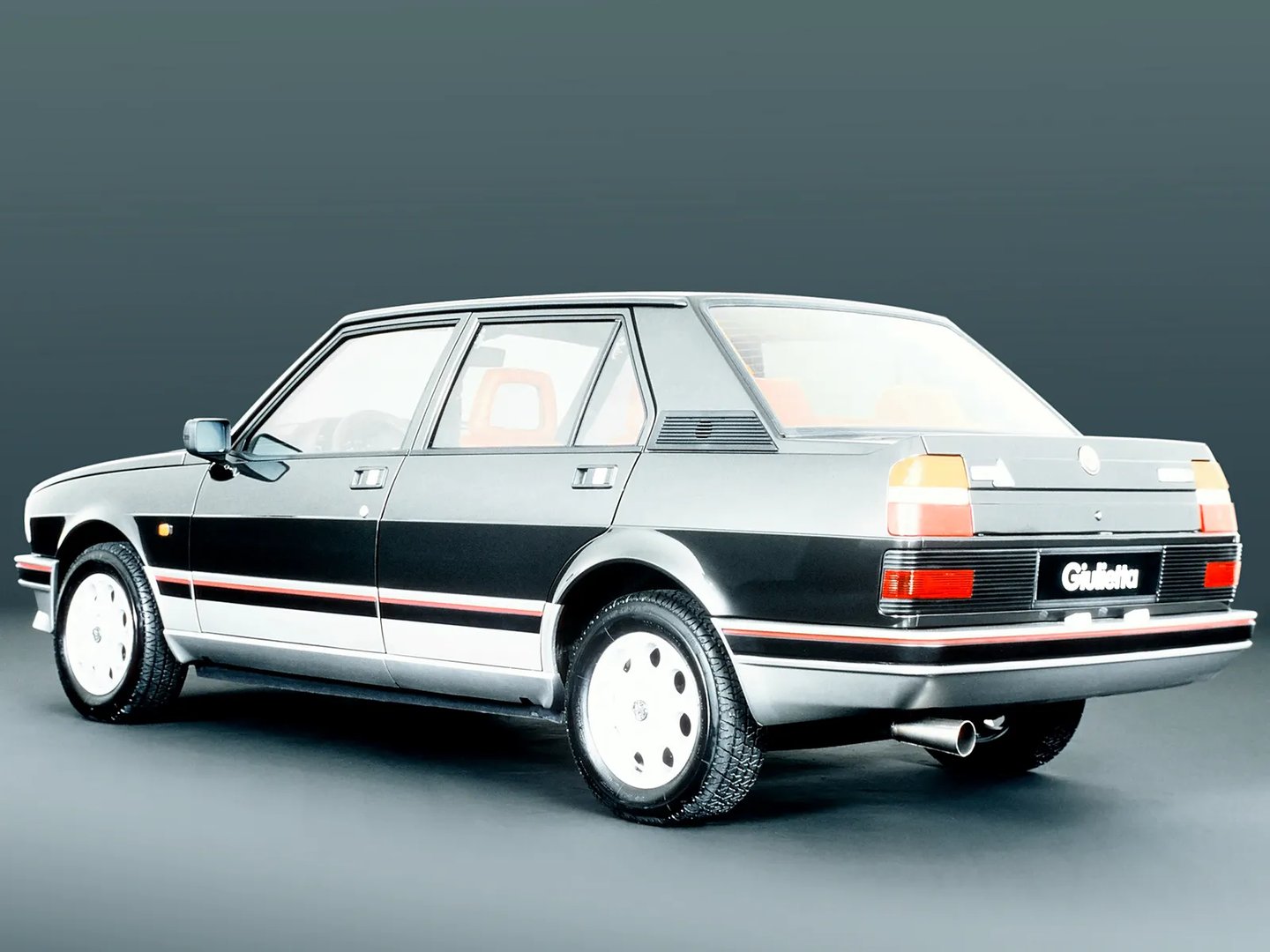 Alfa Romeo_Giulietta_2_generation__Sedan__6.jpg