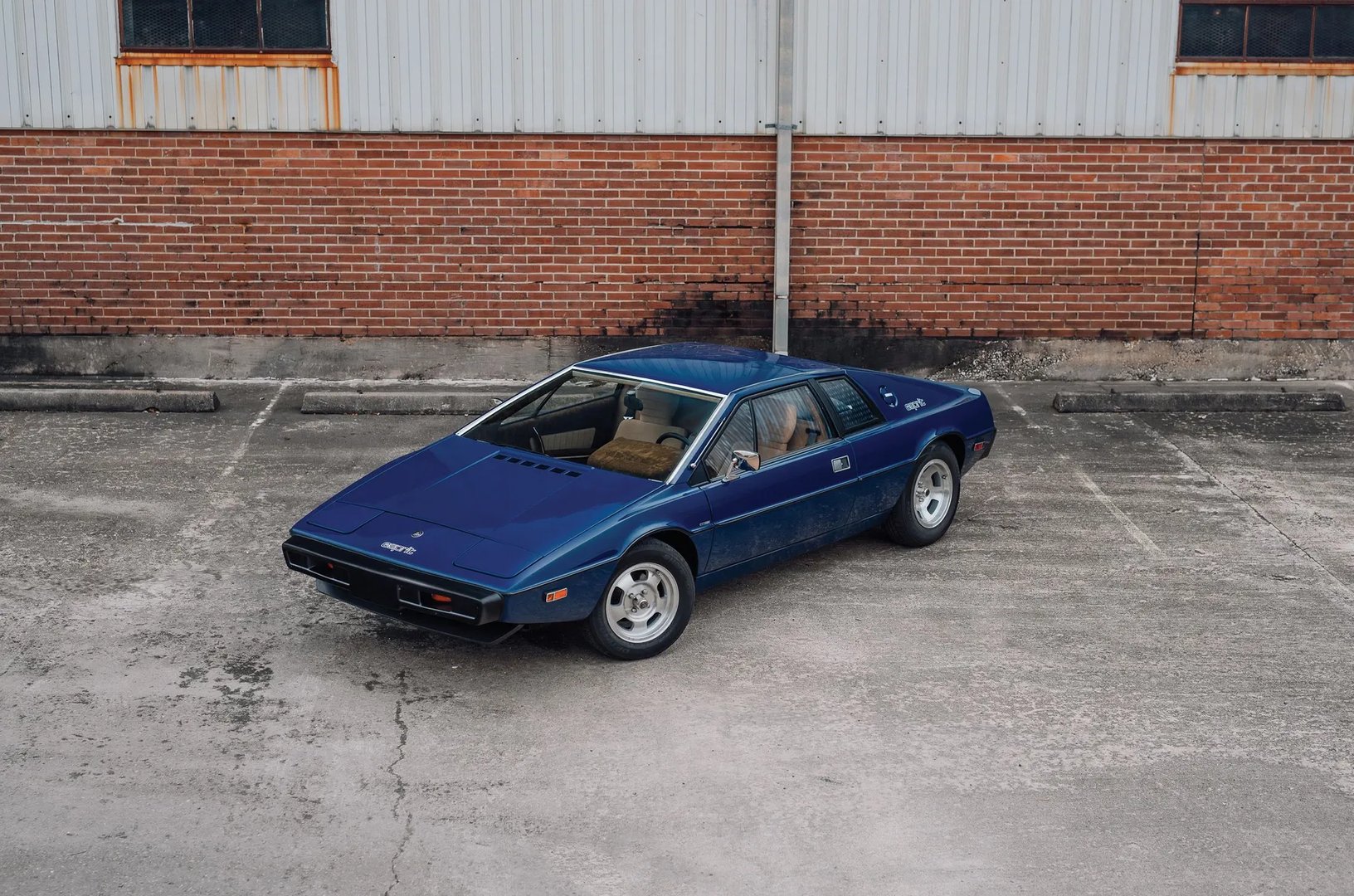 Lotus_Esprit_1_generation__Coupe__1.jpg