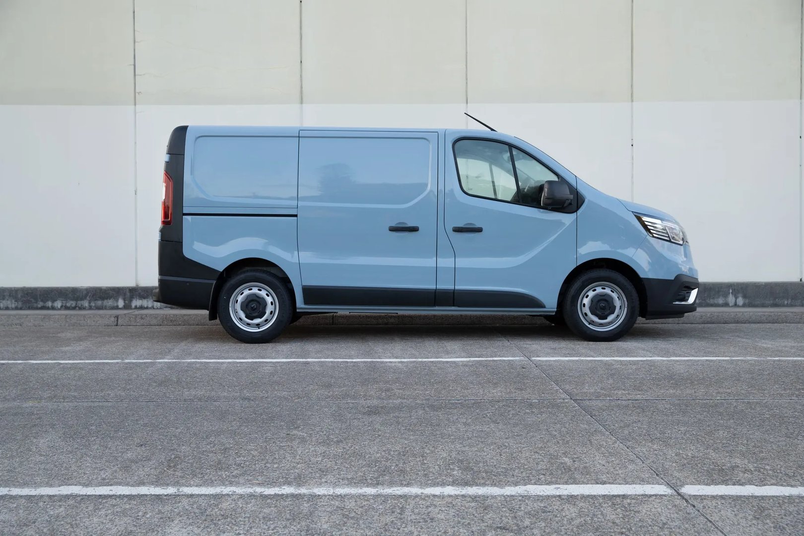 Renault_Trafic_3_generation_restyling__Van__12.jpg