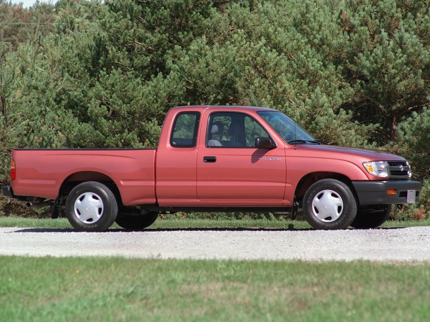 Toyota_Tacoma_1_generation_restyling__Pickup_1.5-cab__3.jpg