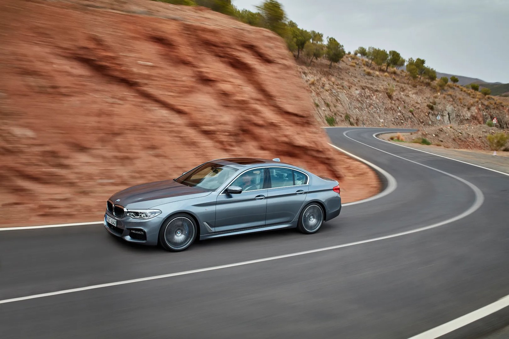 BMW_5_series_7_generation__Sedan__3.jpg