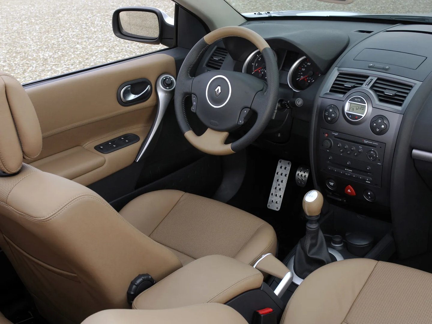 Renault_Megane_2_generation_restyling__Cabrio__9.jpg