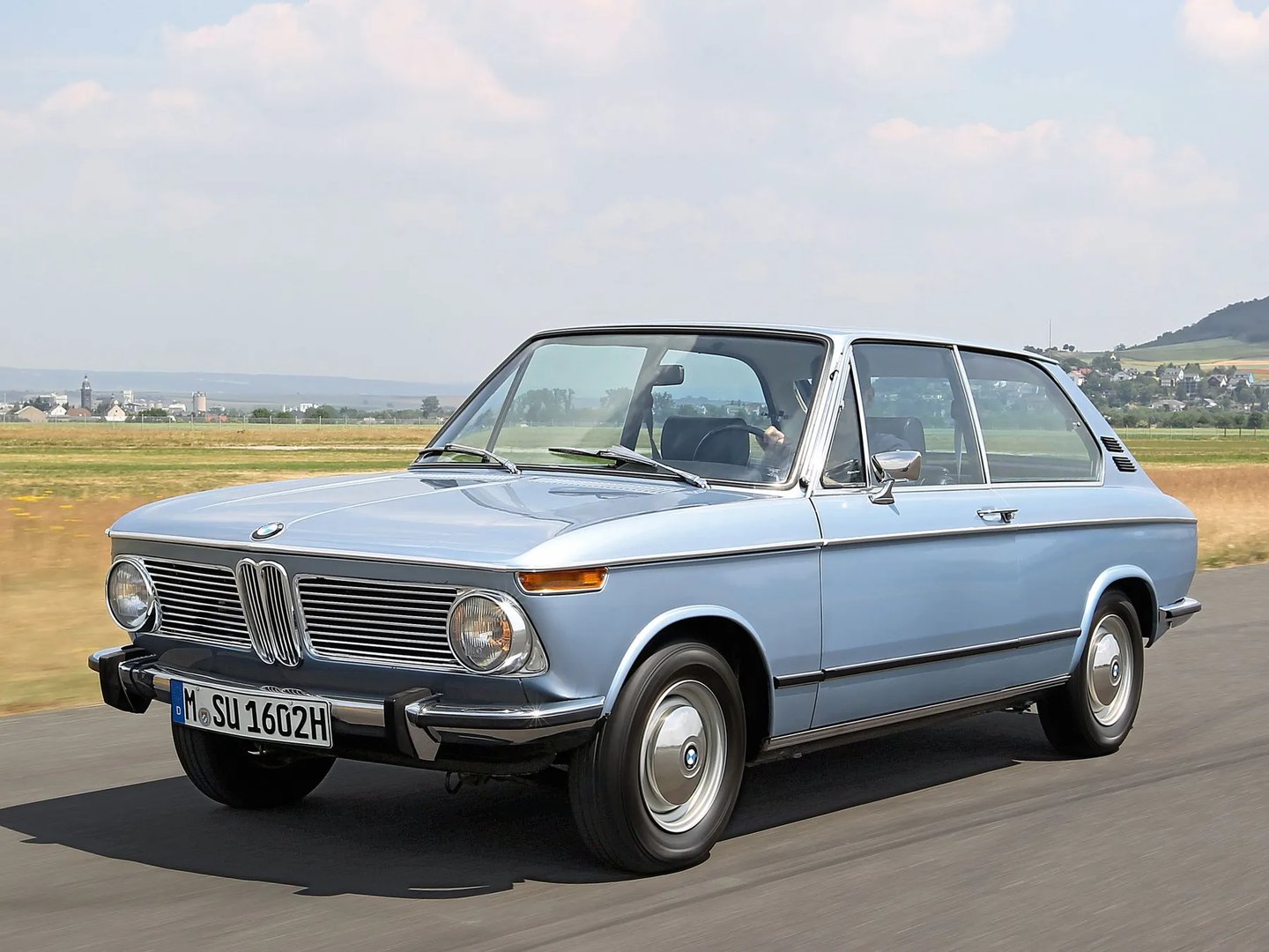 BMW_02_(E10)_1_generation__Hatchback_3-door__10.jpg