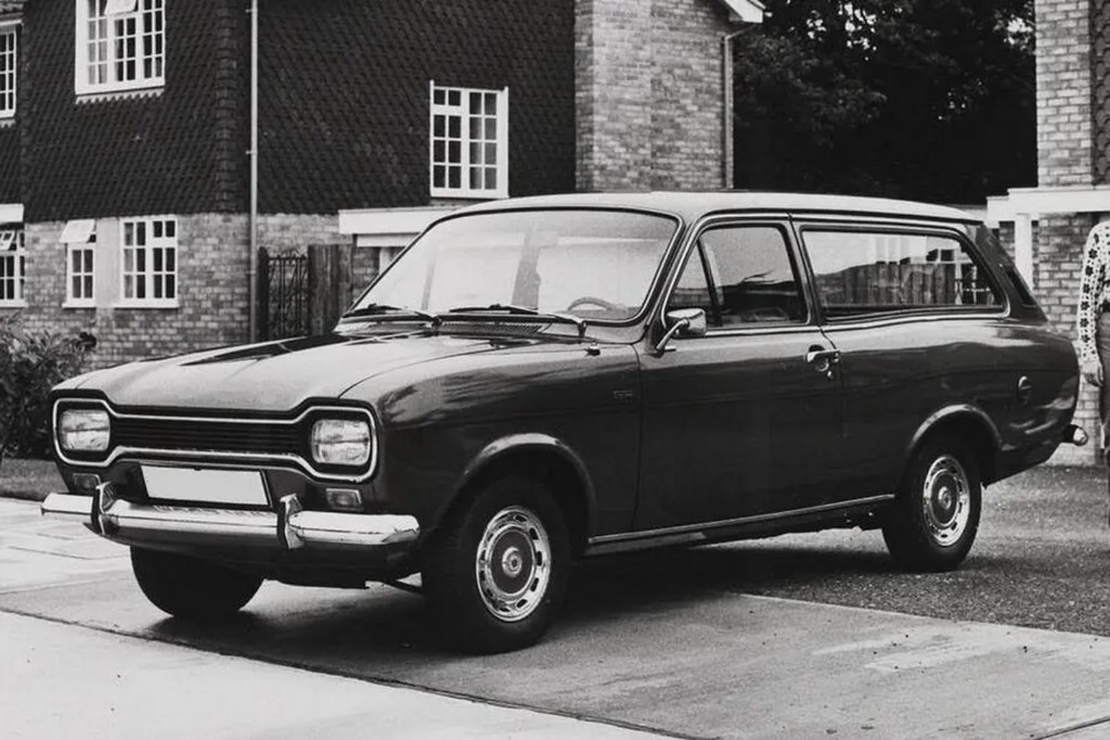 Ford_Escort_1_generation__Estate_3-door__3.jpg