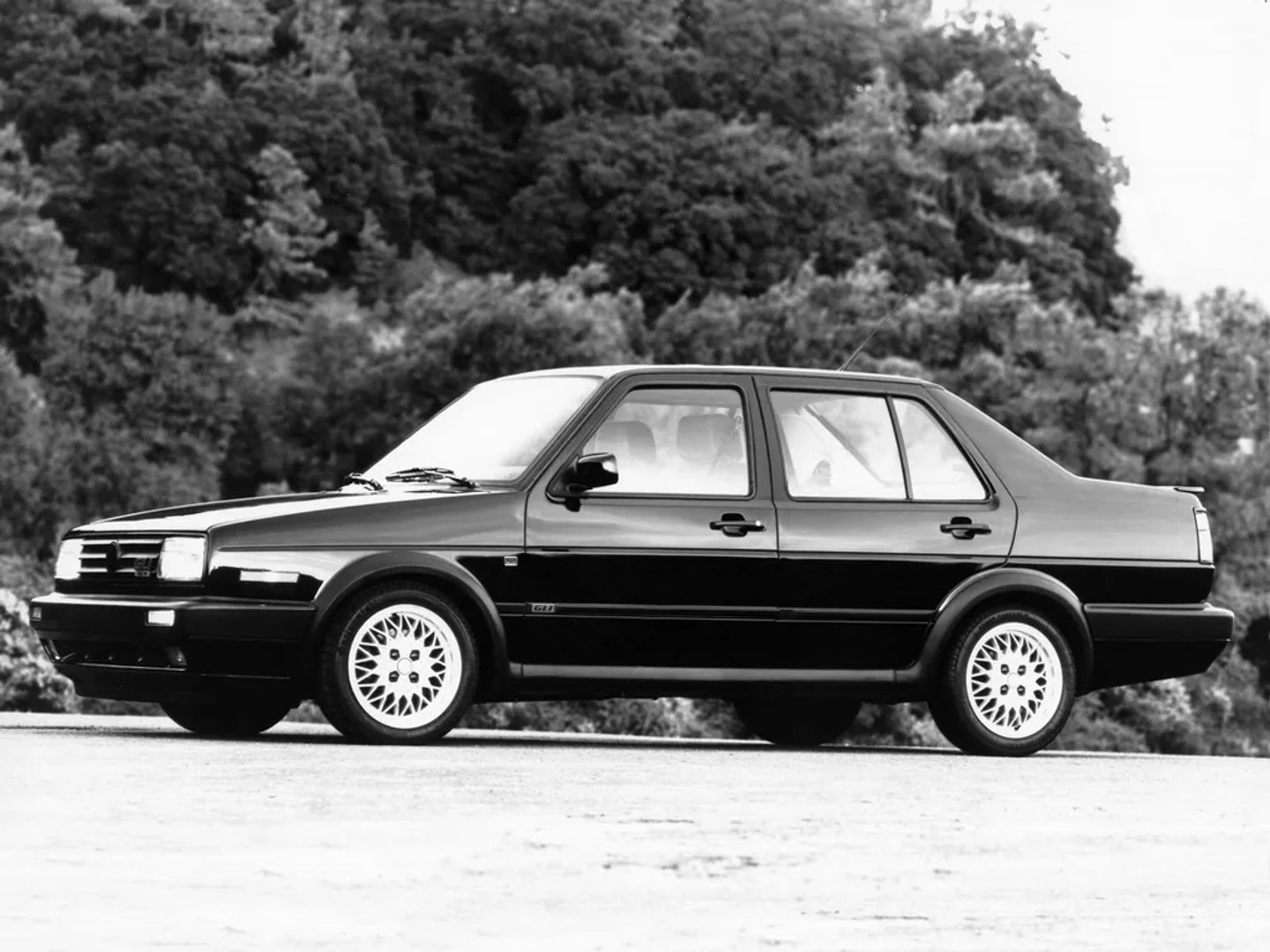 Volkswagen_Jetta_2_generation__Sedan__7.jpg