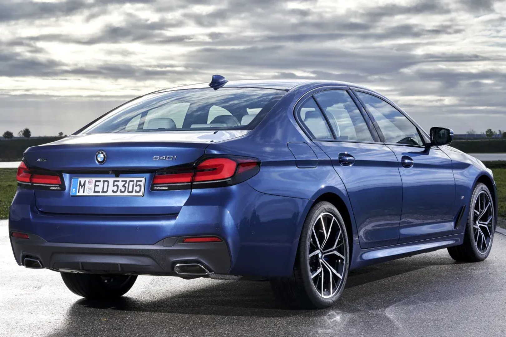 BMW_5_series_7_generation_restyling__Sedan__11.jpg