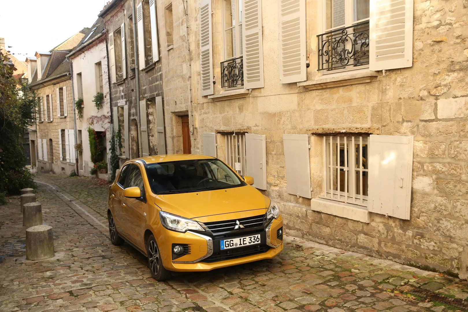 Mitsubishi_Space_Star_2_generation_restyling_2__Hatchback_5-door__1.jpg