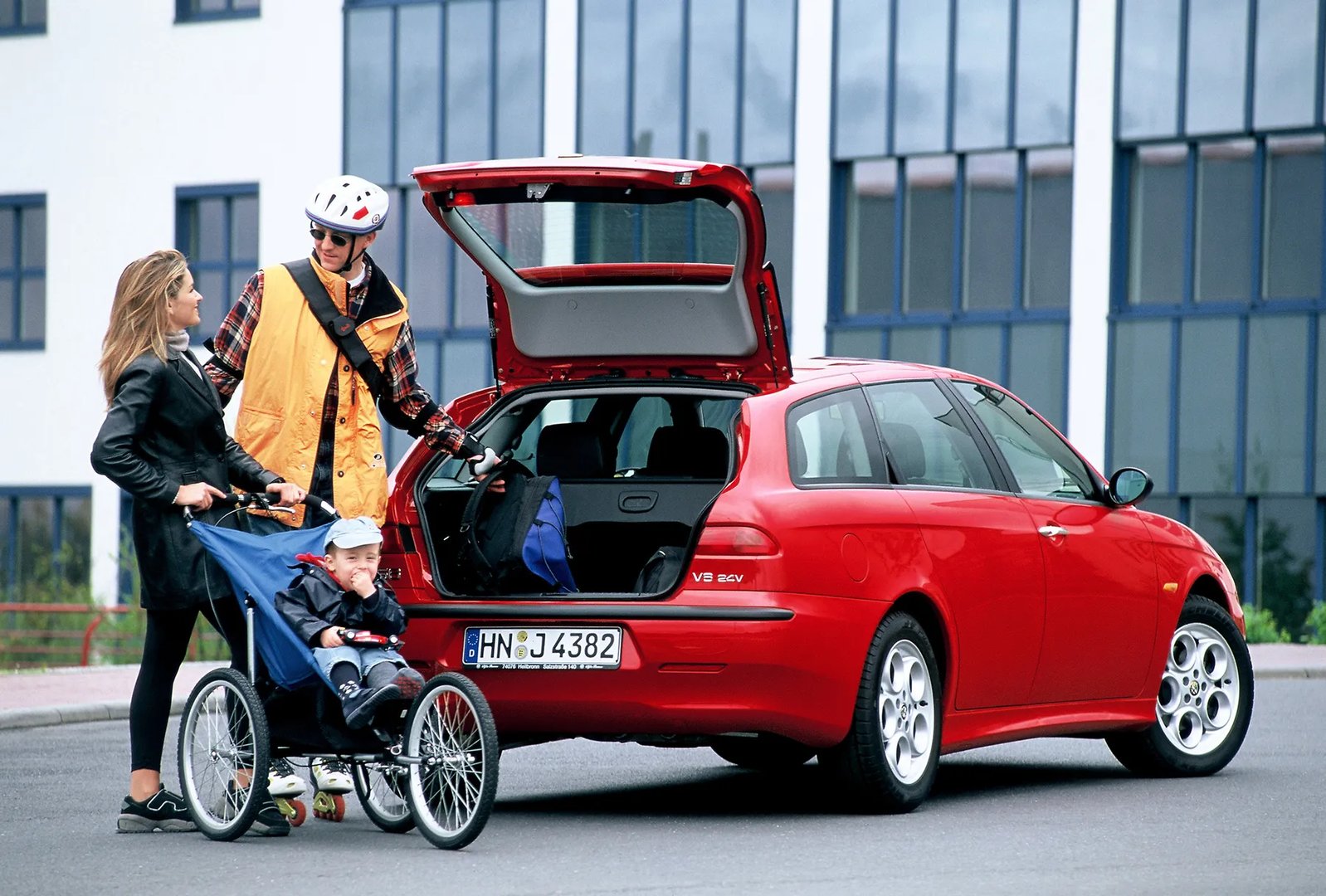 Alfa Romeo_156_1_generation__Estate_5-door__2.jpg