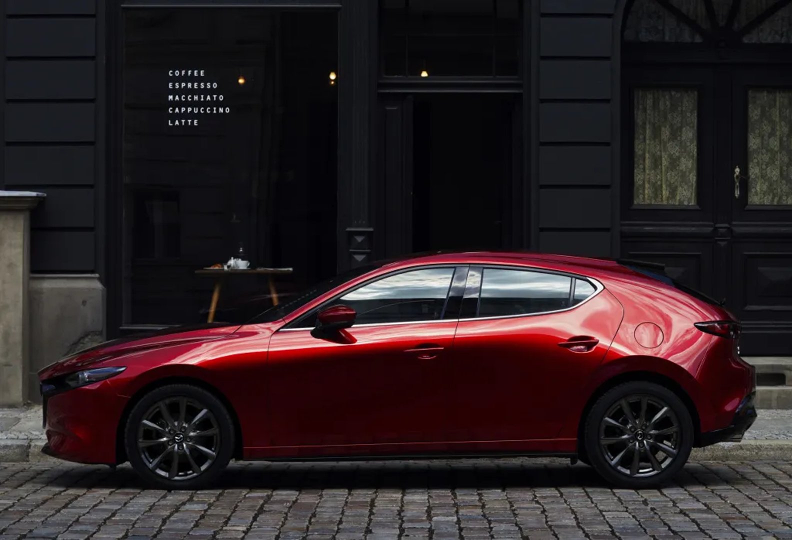 Mazda_3_4_generation__Hatchback_5-door__8.jpg