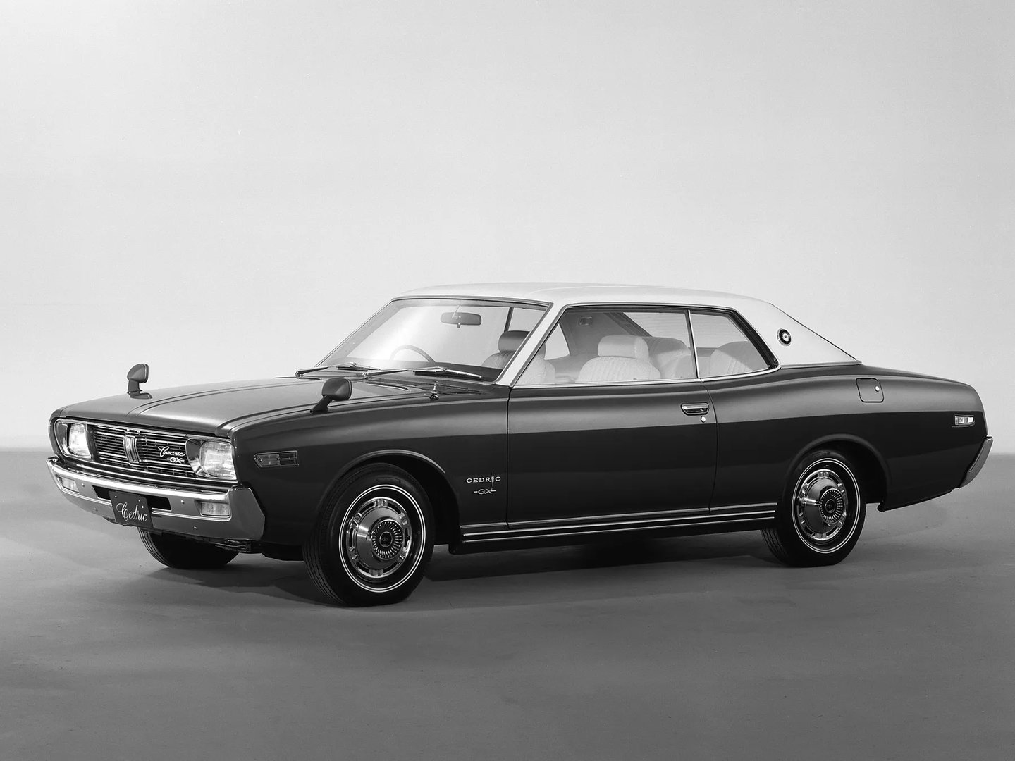 Nissan_Cedric_3_generation__Coupe__1.jpg