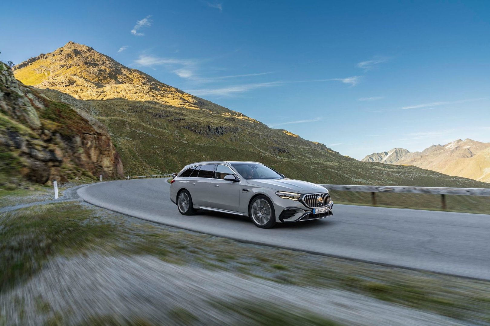mercedes-benz_E-Class_AMG_6_generation__Estate_5-door__22.jpg