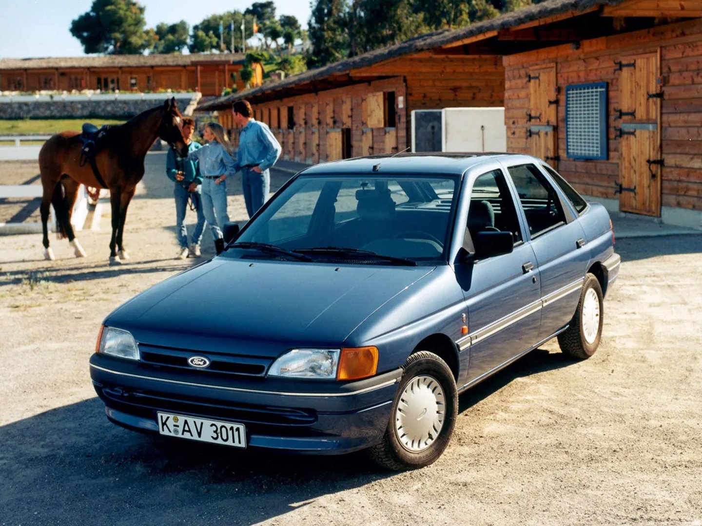 Ford_Escort_5_generation__Hatchback_5-door__2.jpg