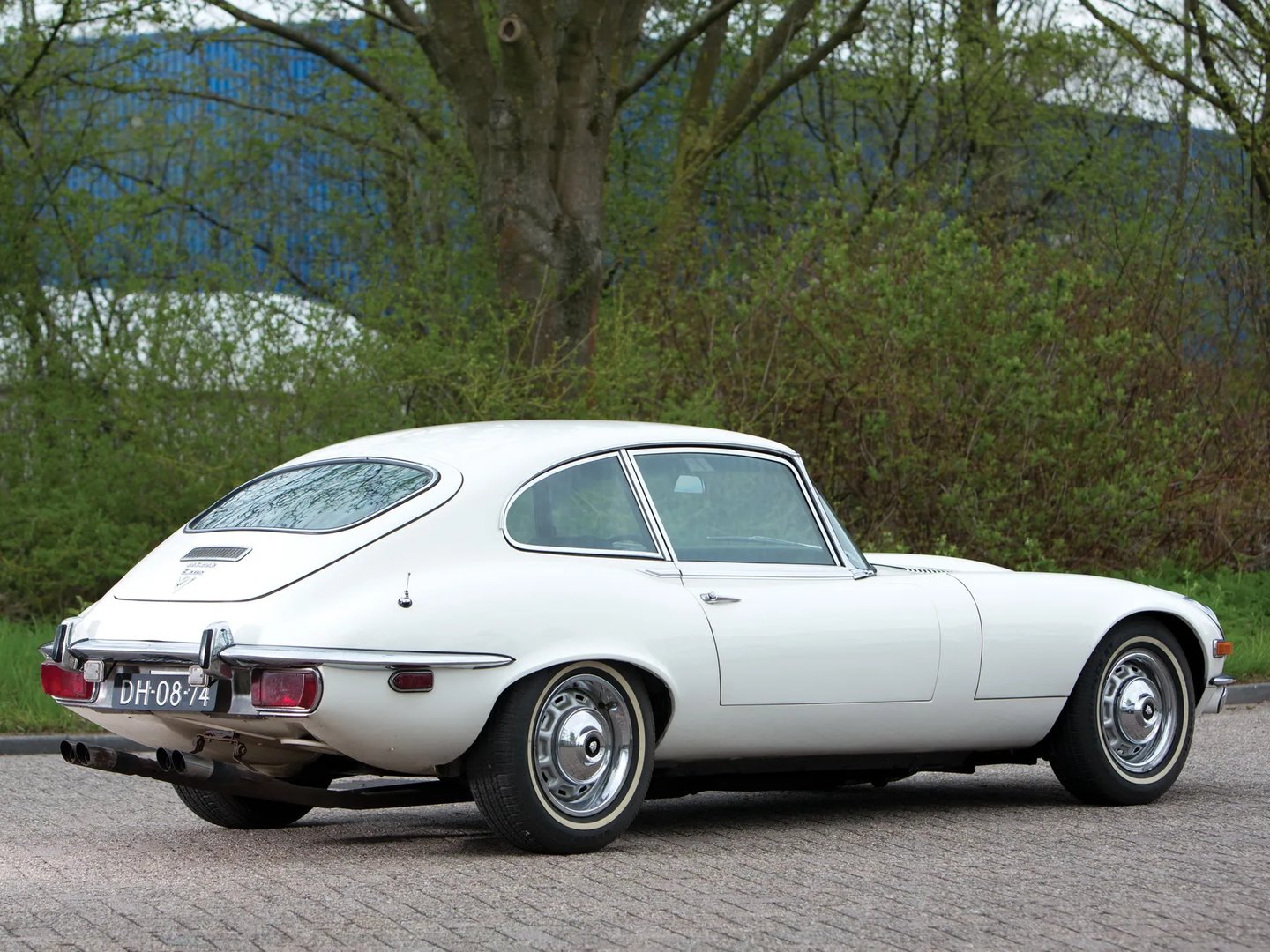 Jaguar_E-type_3_generation__Coupe__1.jpg