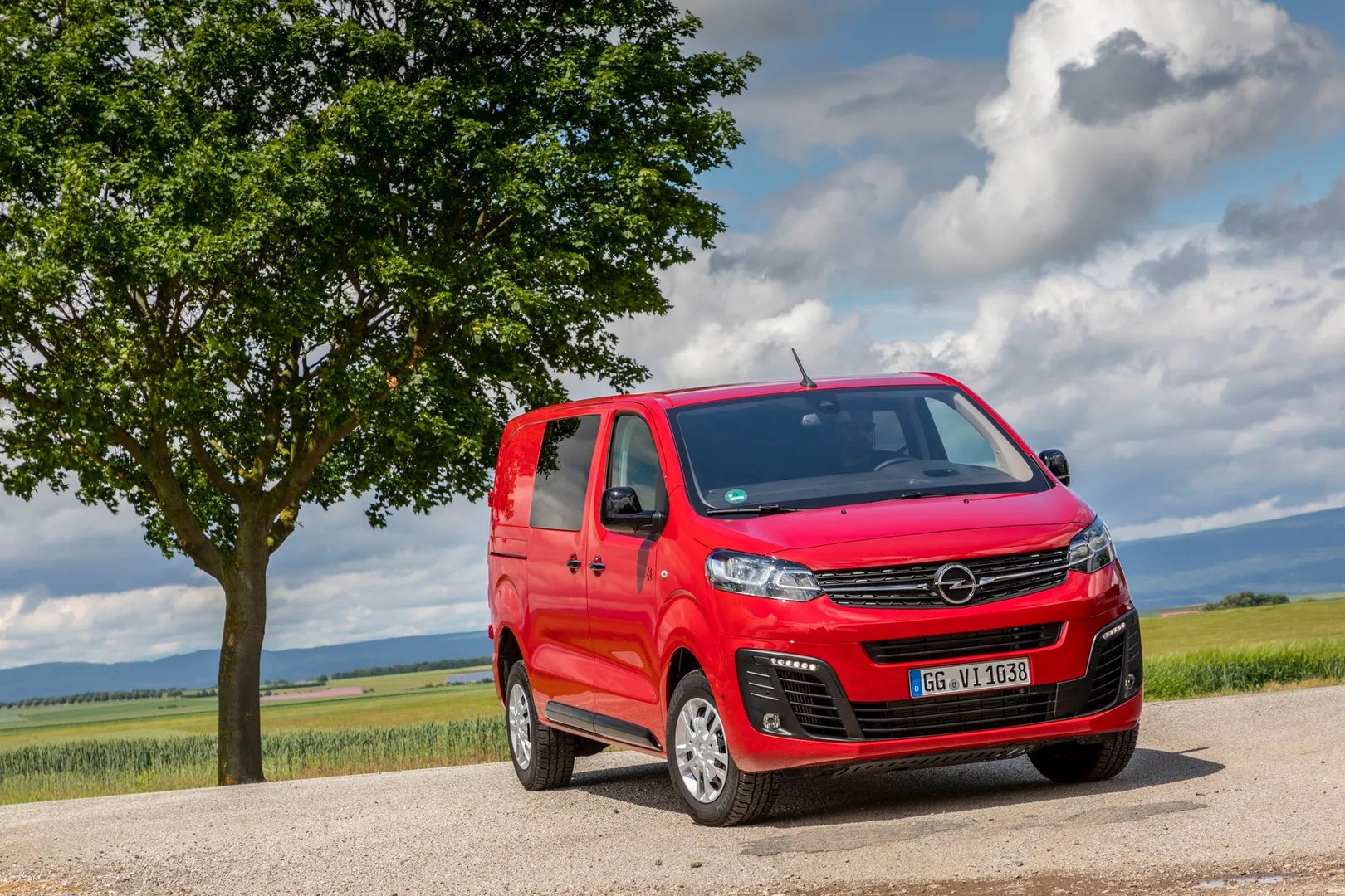 Opel_Vivaro_3_generation__Minivan__10.jpg
