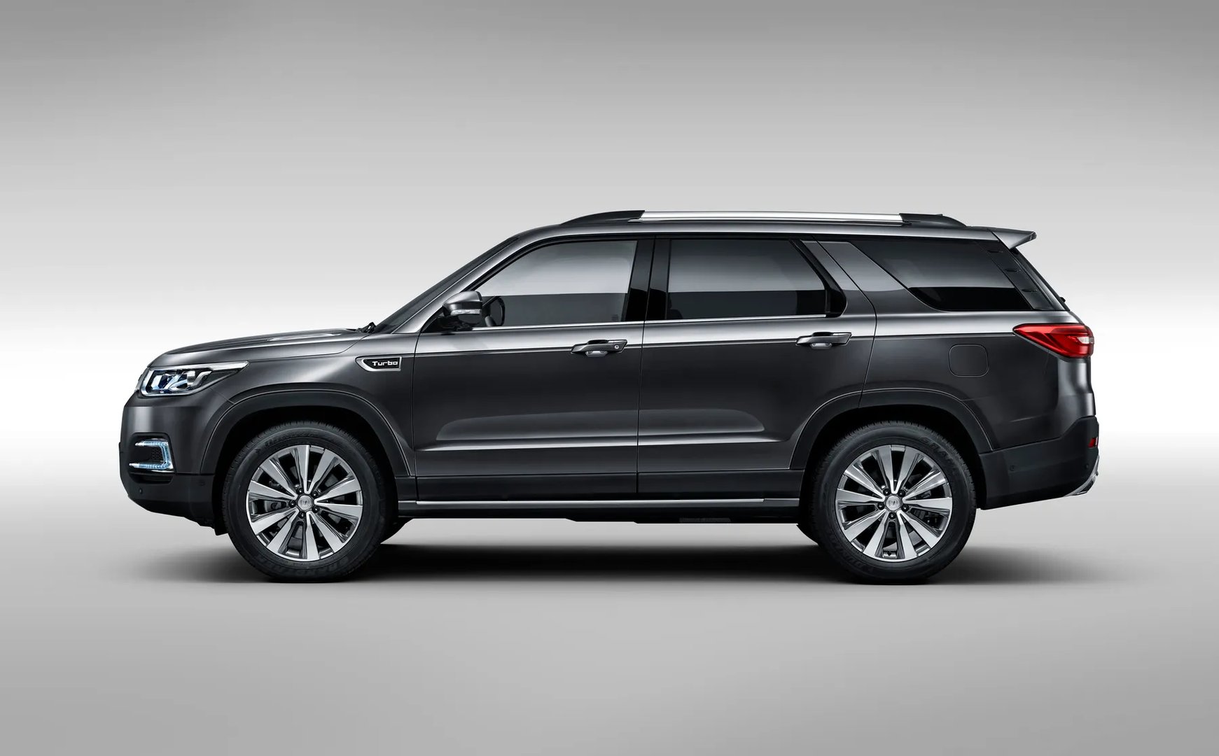 Changan_CS95_1_generation__SUV_5-doors__6.jpg