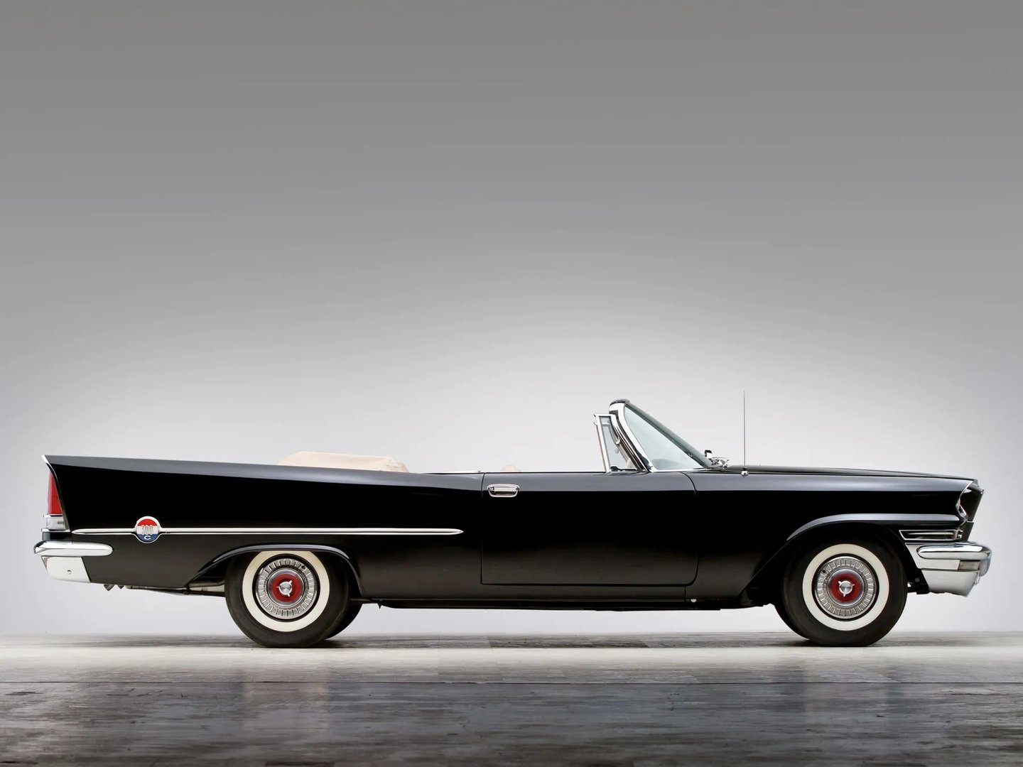Chrysler_300_Letter_Series_3_generation__Cabrio__10.jpg