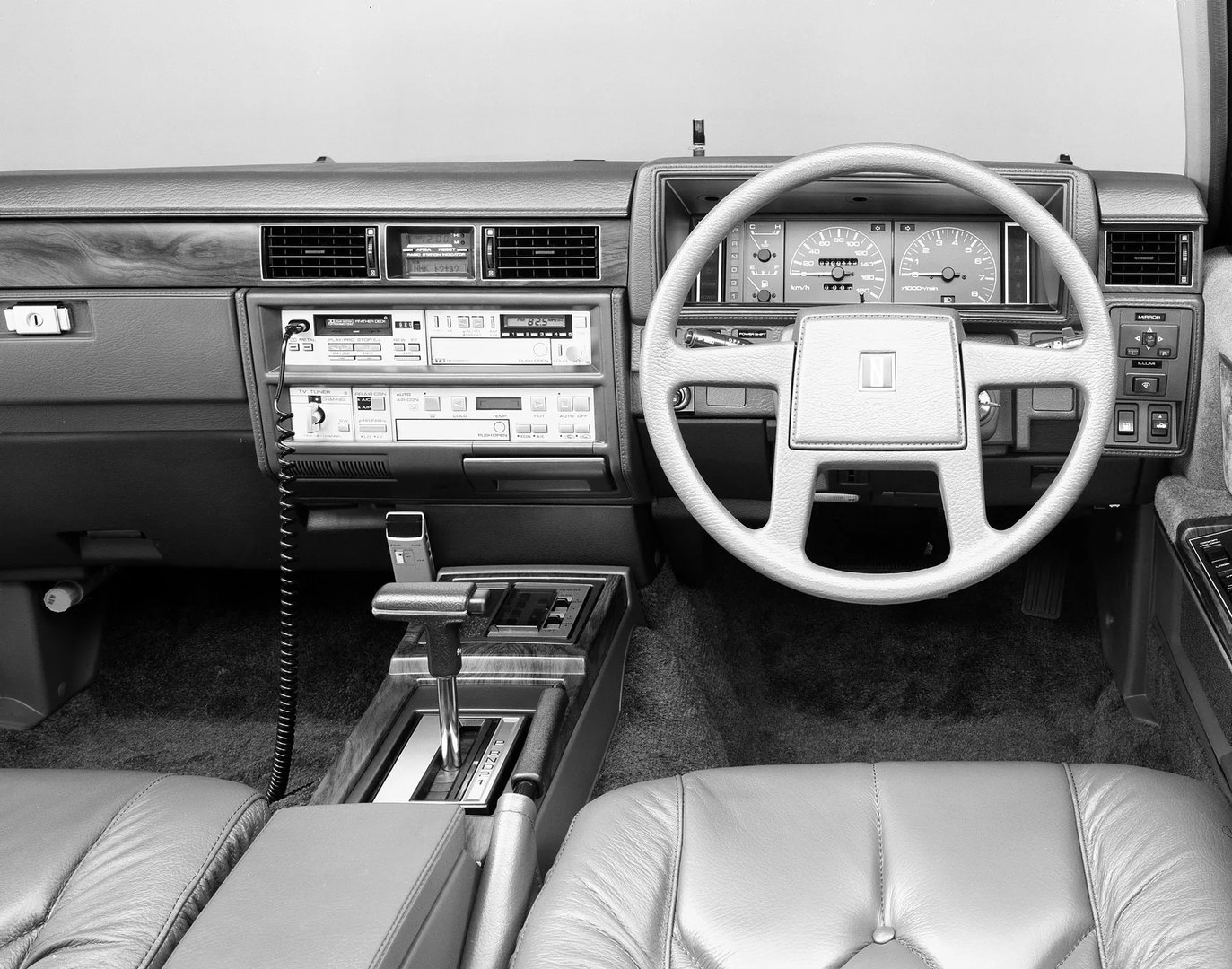 Nissan_Cedric_6_generation__Sedan__3.jpg