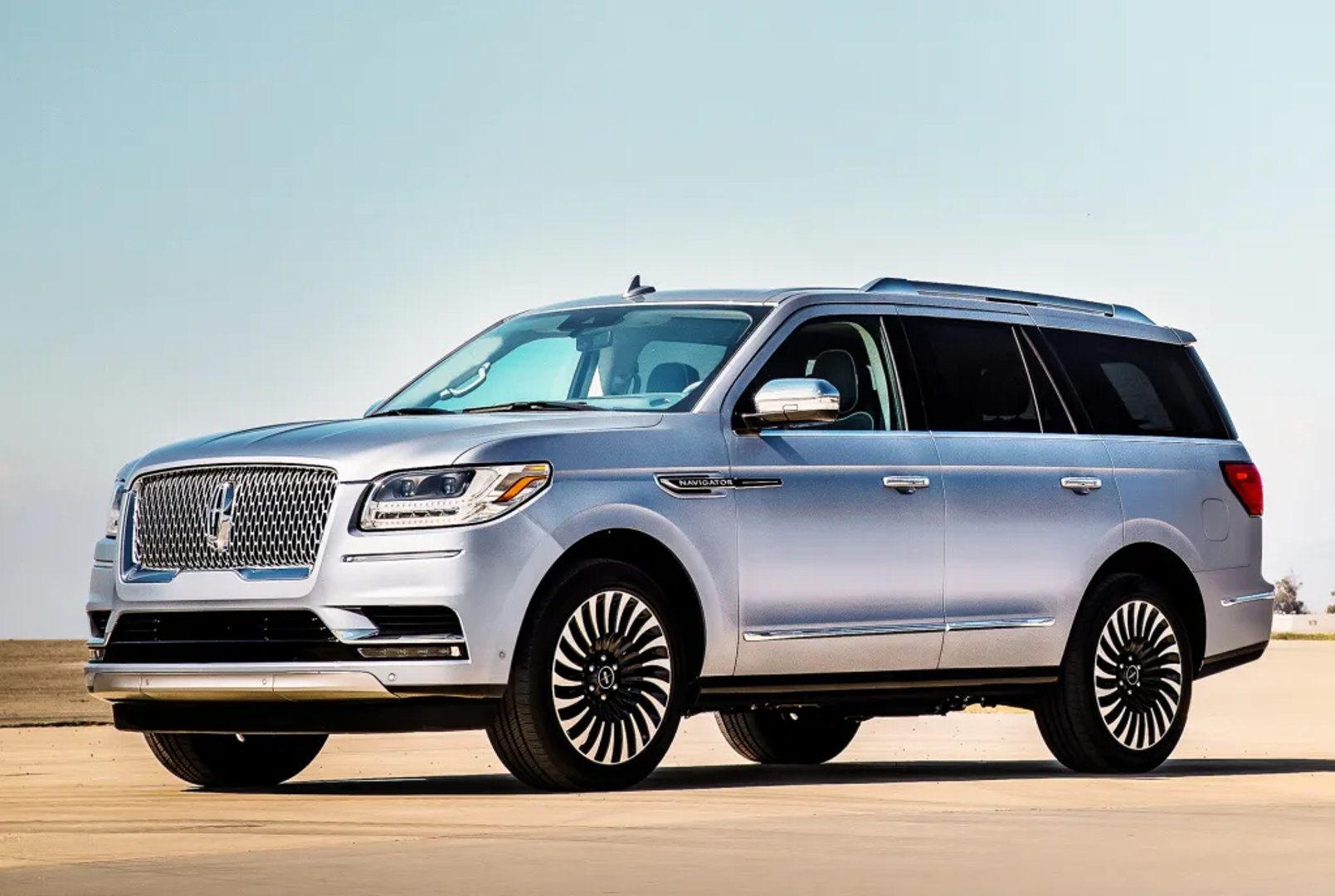 Lincoln_Navigator_4_generation__SUV_5-doors__3.jpg
