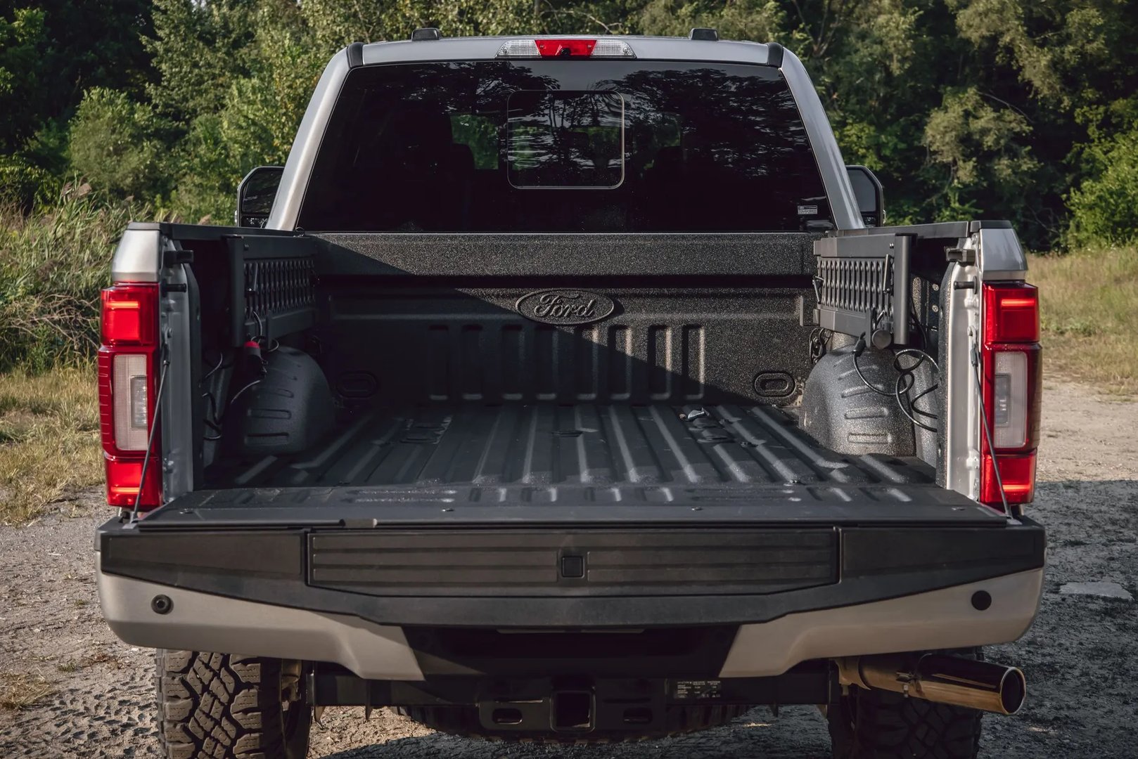 Ford_F-350_4_generation_restyling__Pickup_double-cab__7.jpg
