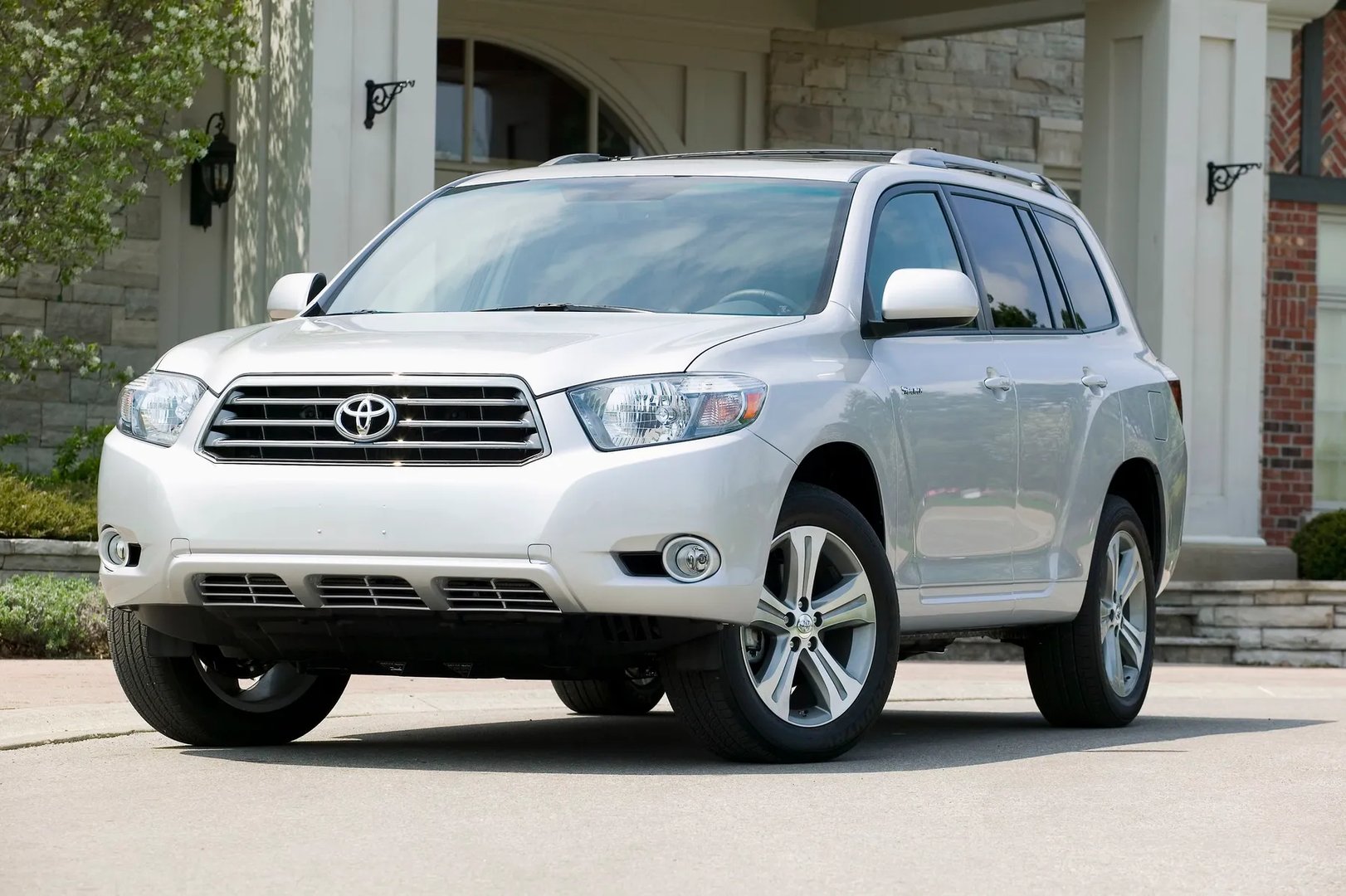 Toyota_Highlander_2_generation__SUV_5-doors__8.jpg