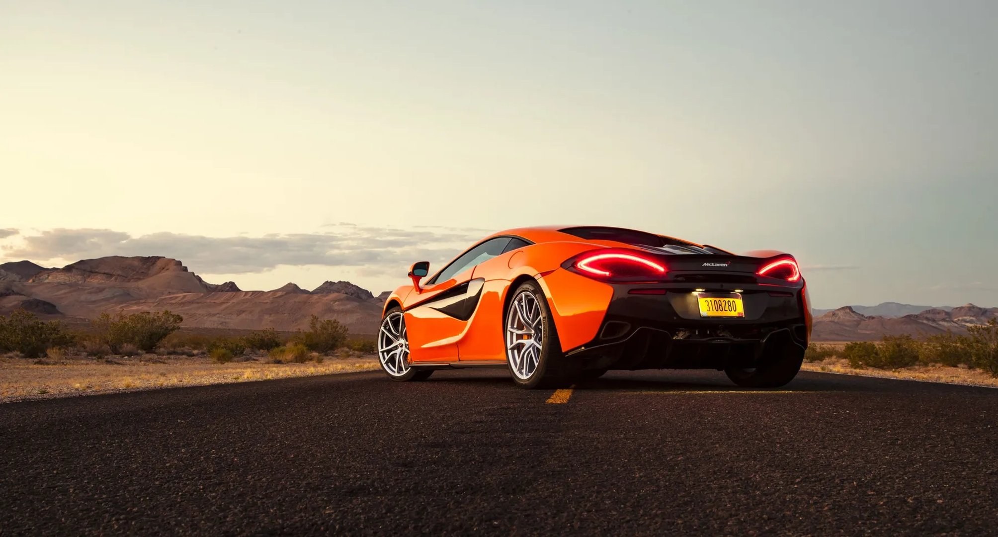 McLaren_570S_1_generation__Coupe__2.jpg