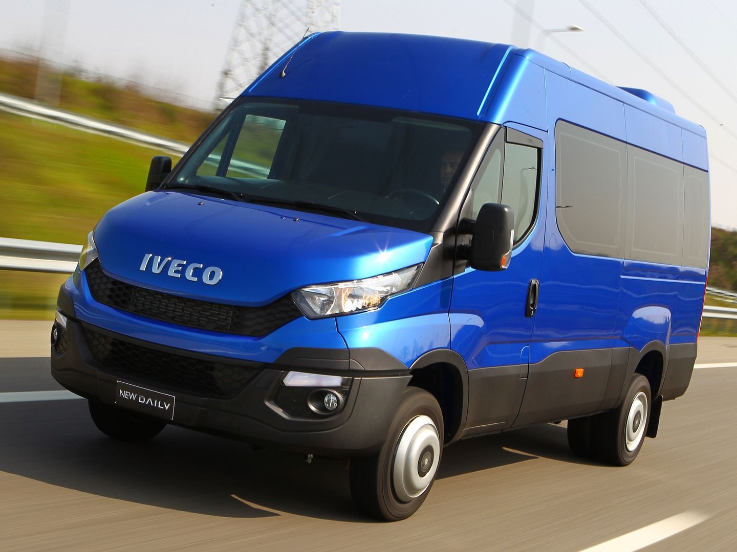 iveco_Daily_2_generation_restyling_2__Minibus__16.jpg