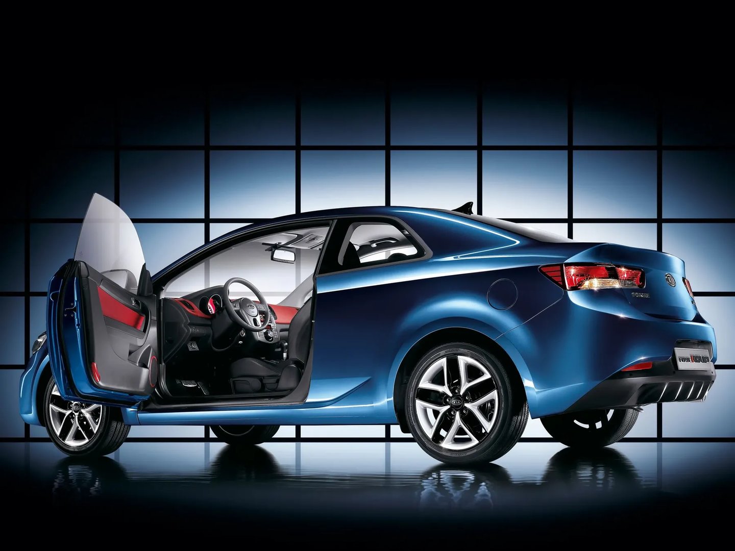 Kia_Forte_1_generation__Coupe__9.jpg