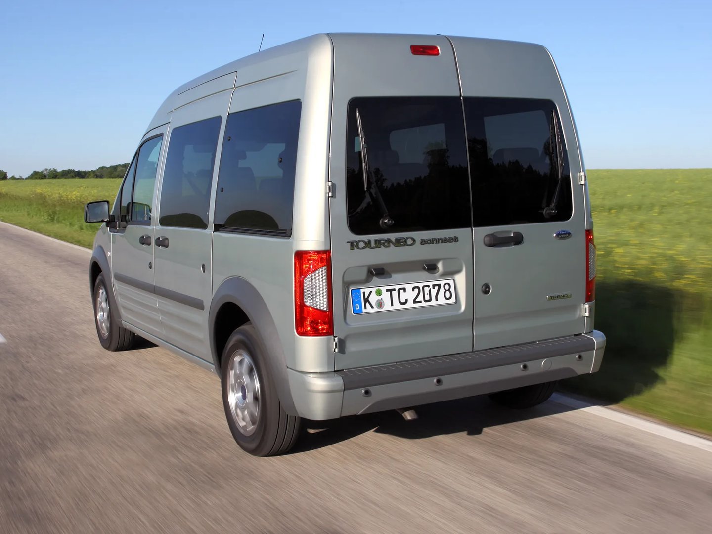 Ford_Tourneo_Connect_1_generation_restyling__Minivan__4.jpg